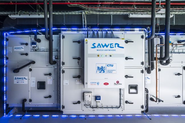 Inovační projekt S.A.W.E.R., který umí vyrobit vodu ze vzduchu. Zdroj: UCEEB ČVUT.